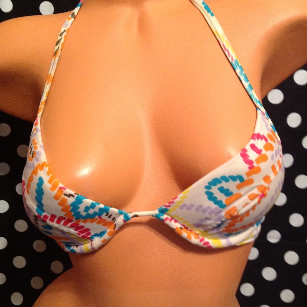 Victoria Secret Bikini Top 34B!